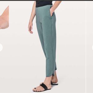 Lululemon Every Moment Pant *26"
Sea Steel
